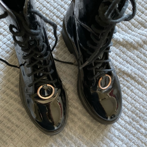 Boots - Picture 3 of 4